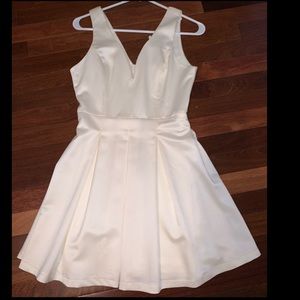 White Dress with V neckline